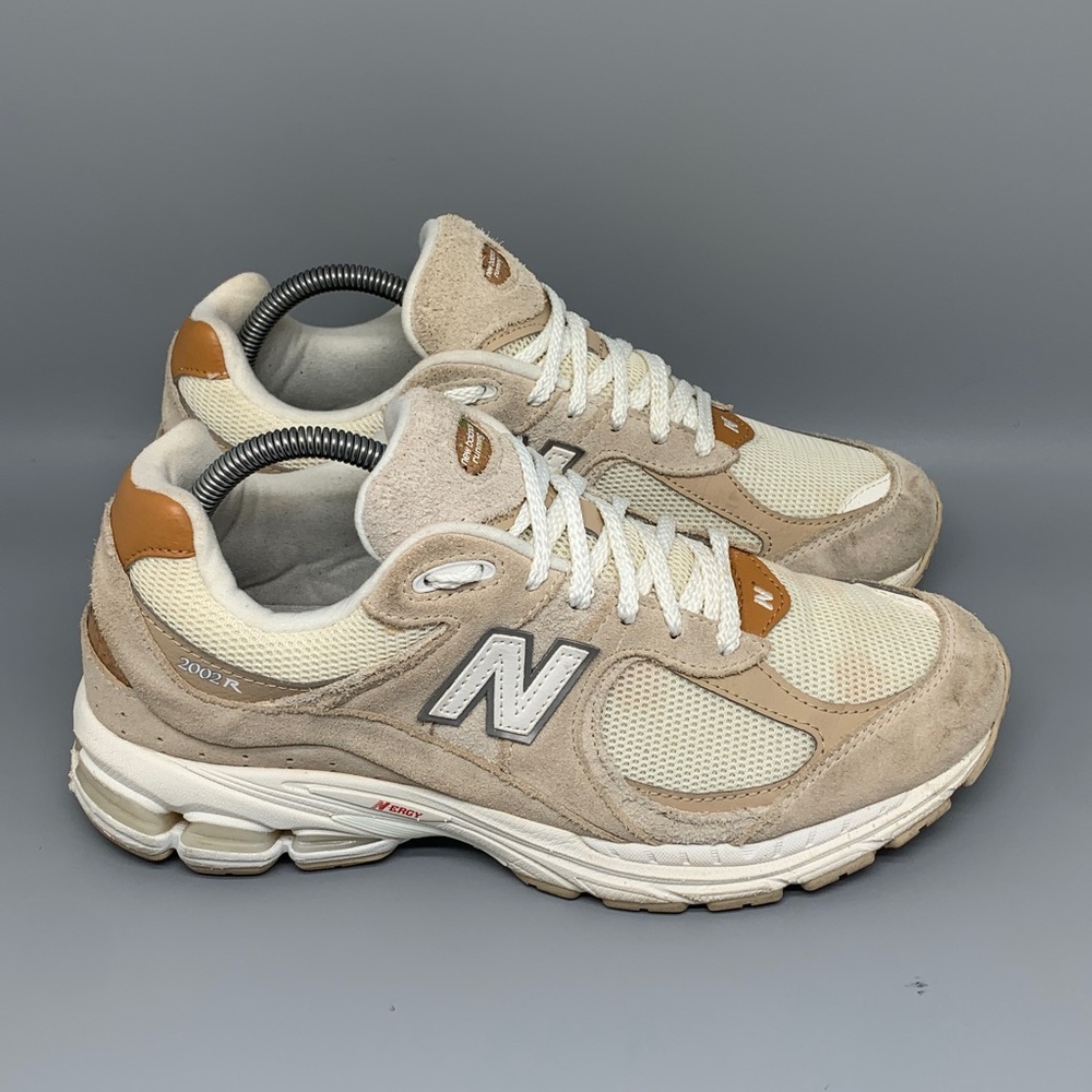 New Balance 2002R Sandstone Running Shoes M2002RSC Men’s Sz 8.5 Women's Sz 10